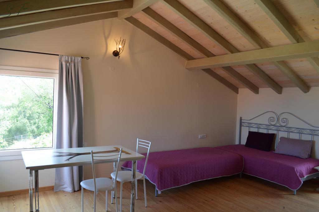 Spiti Thea Apartment Makrádes Екстериор снимка
