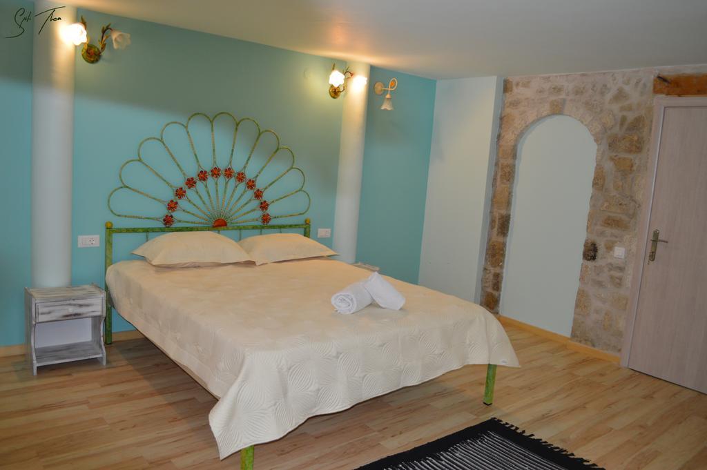Spiti Thea Apartment Makrádes Екстериор снимка